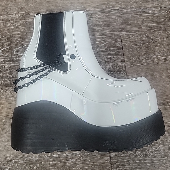 Demonia Void 50 White Platform Boots With Chains Size Womens 8 - Picture 4 of 15